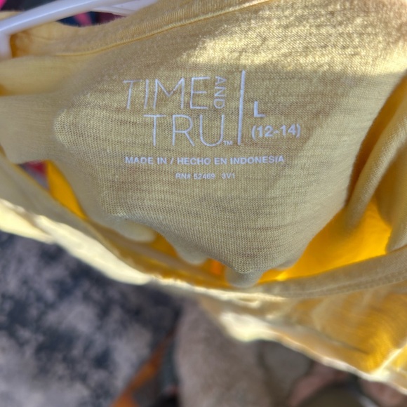 Time and Tru Yellow Short Sleeve Tee - Picture 3 of 3